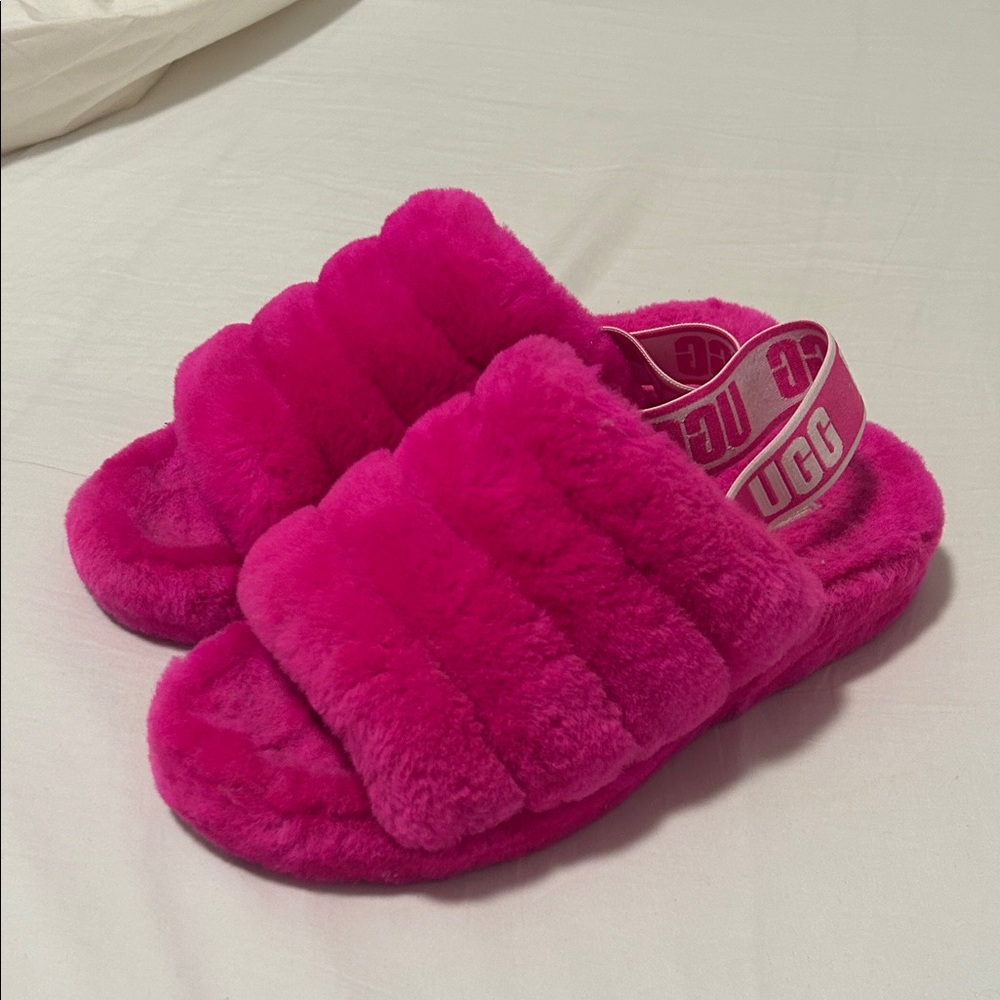 UGG Women’s Fluff Slide - Fuchsia Pink